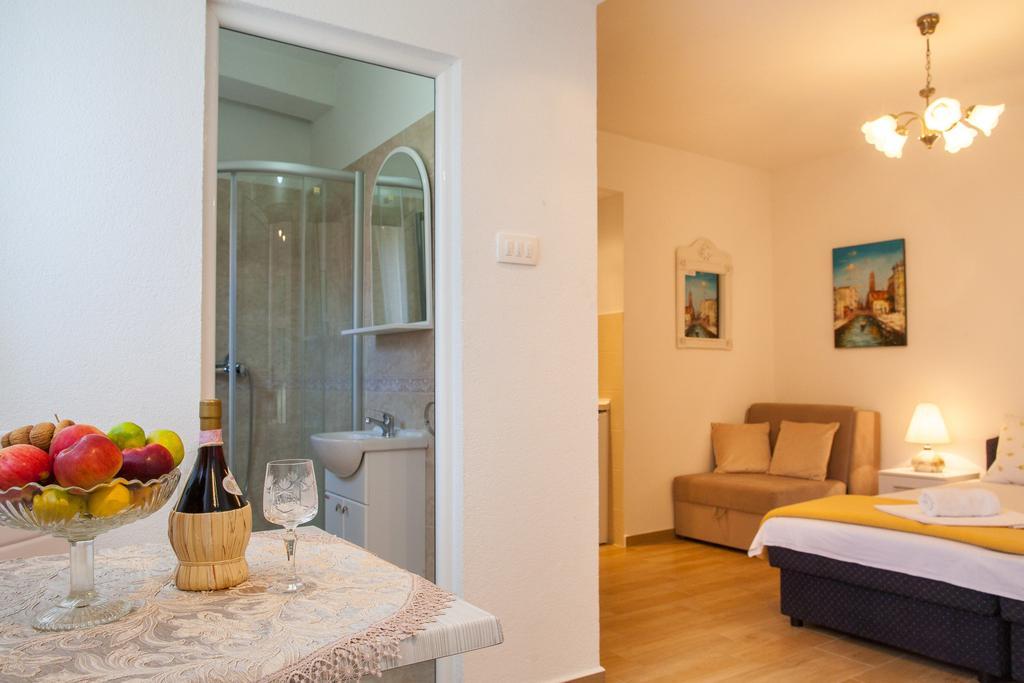 Apartments & Rooms Jelka โกตอร์ ภายนอก รูปภาพ