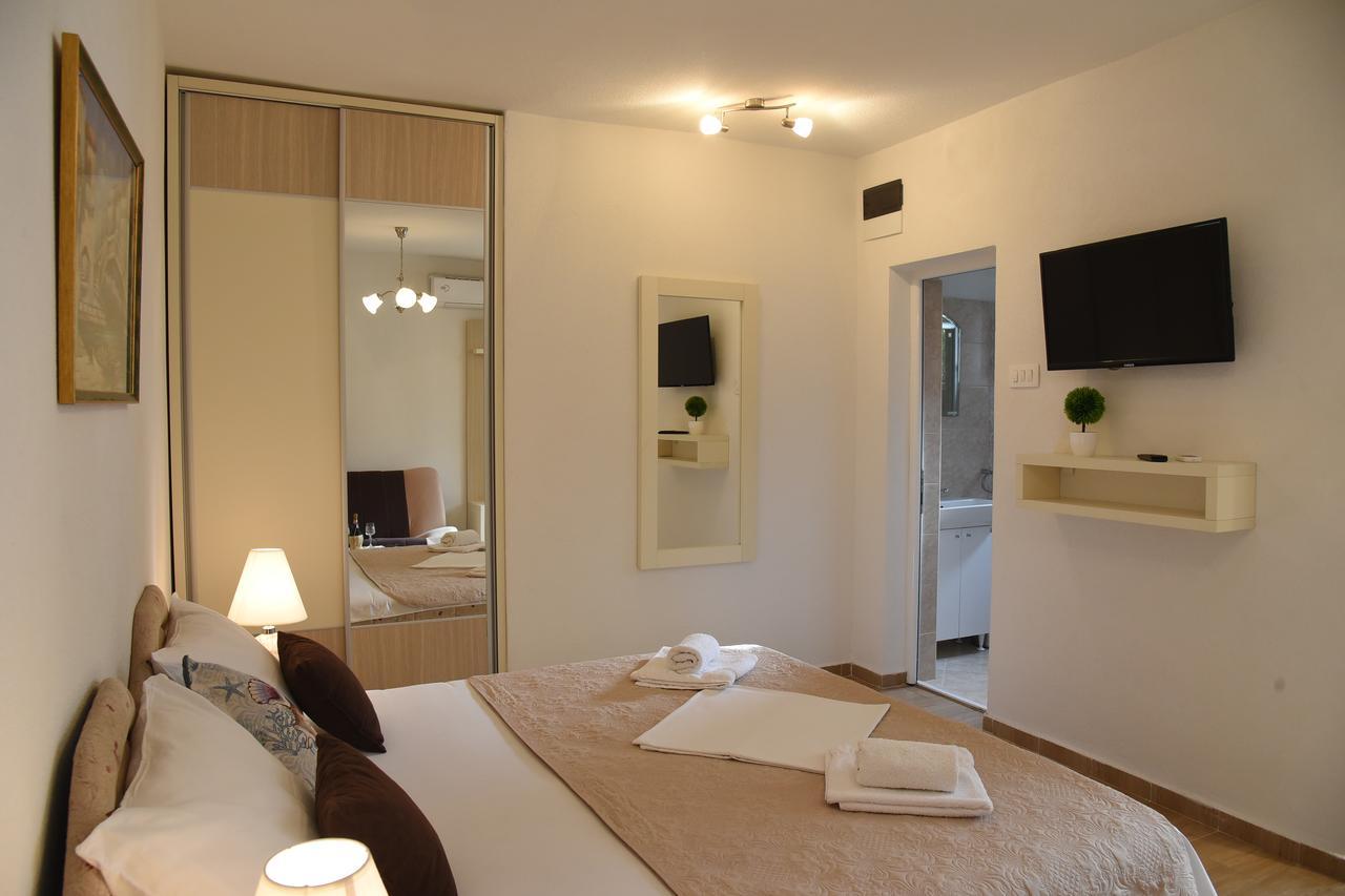 Apartments & Rooms Jelka โกตอร์ ภายนอก รูปภาพ
