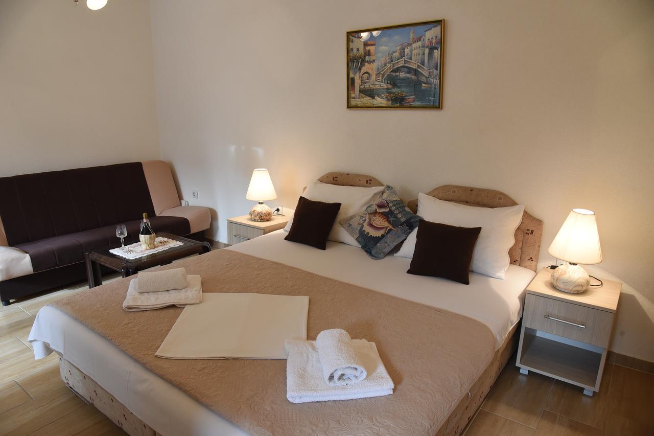 Apartments & Rooms Jelka โกตอร์ ภายนอก รูปภาพ